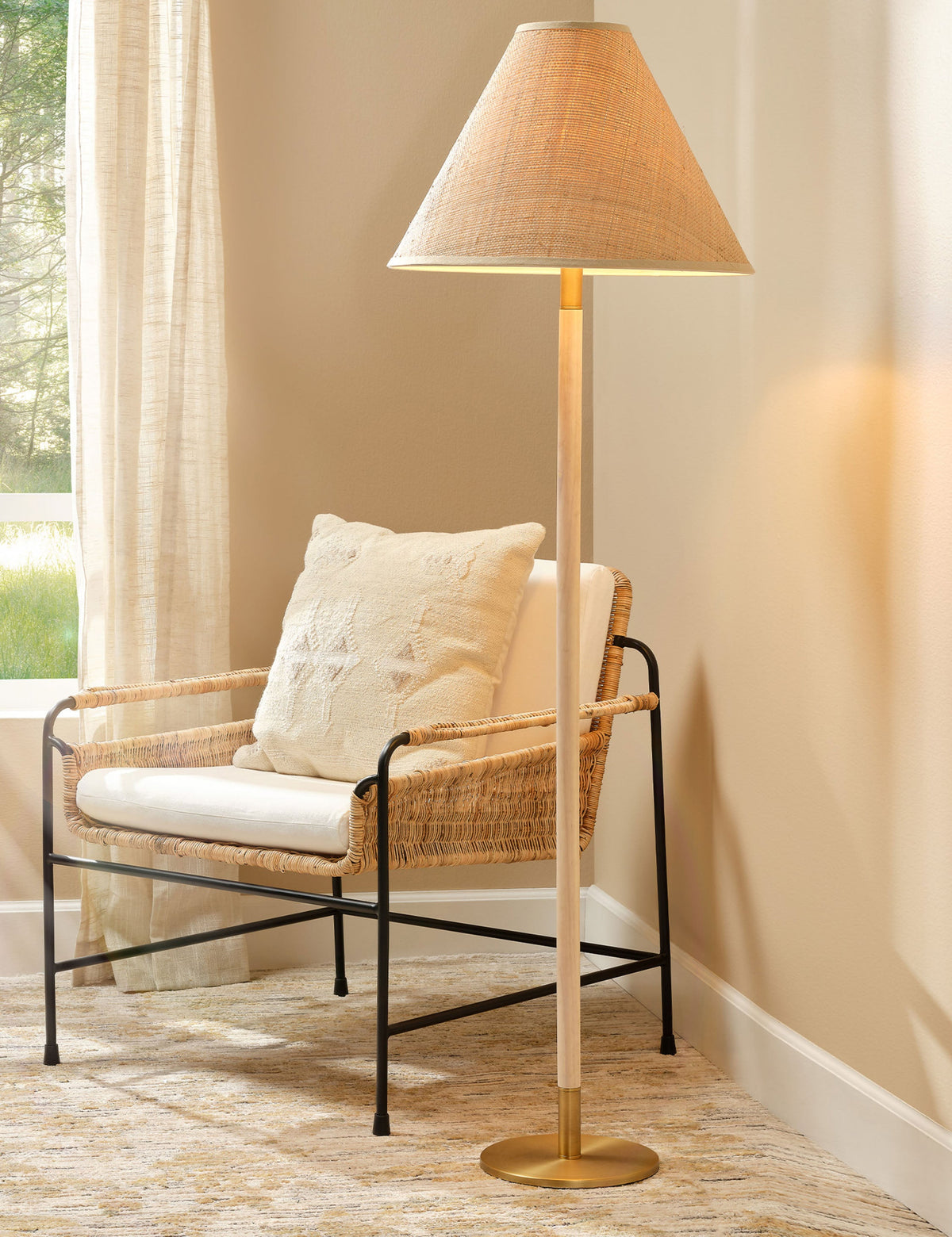 Dey Floor Lamp living room floor lamp front view