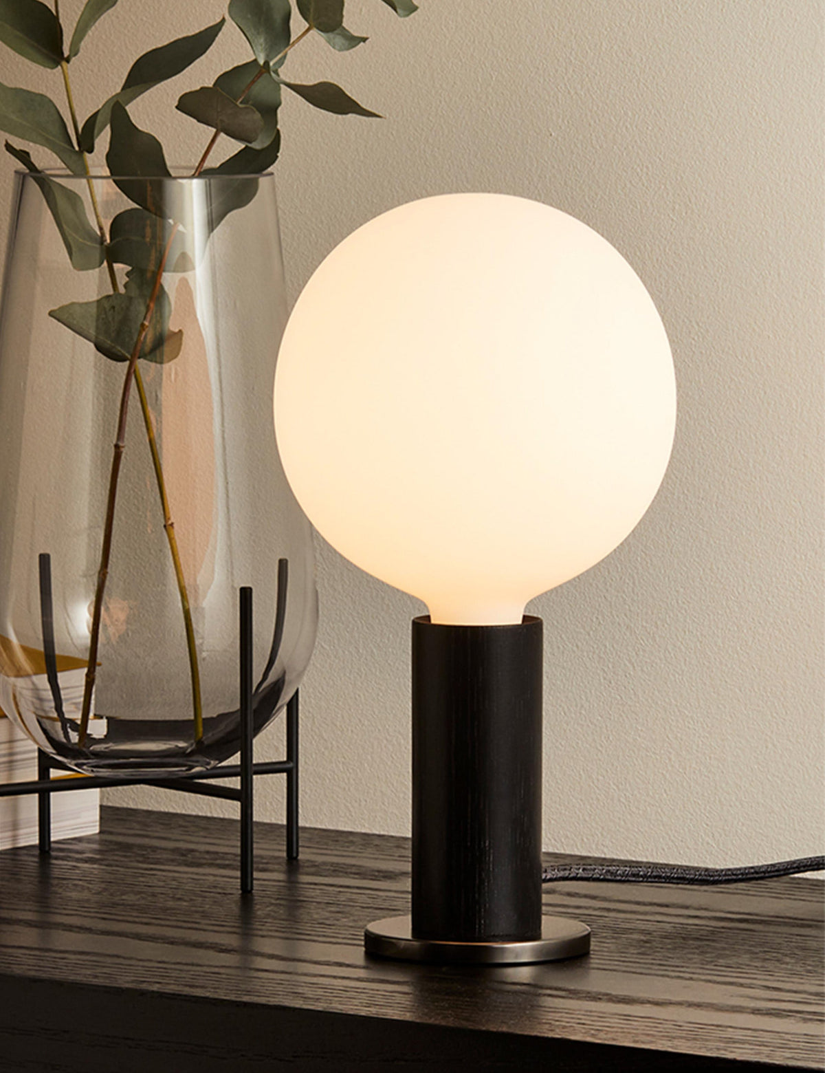 Knuckle Table Lamp with Sphere IV oak finish product view 2