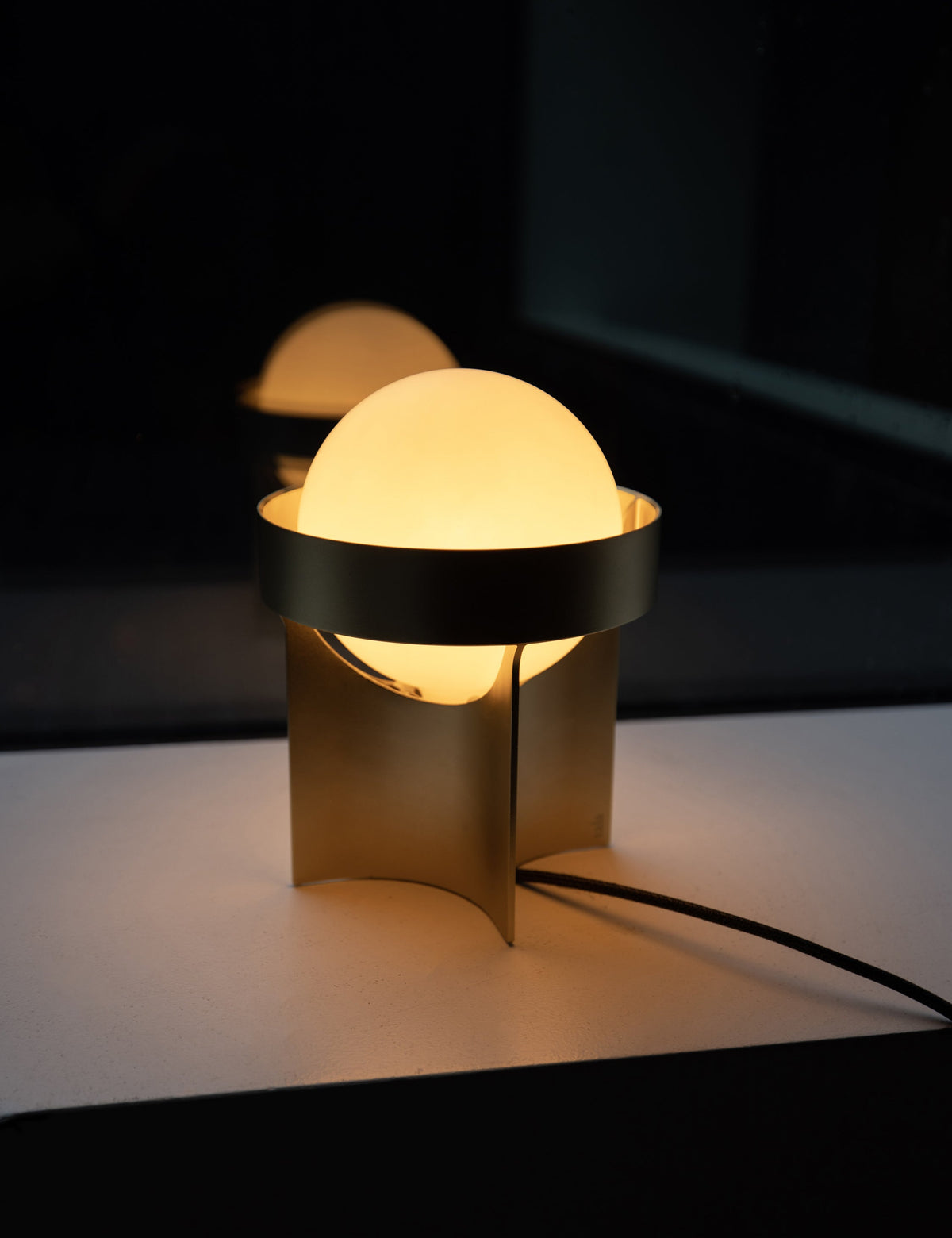Loop Table Lamp with Sphere IV product view 3