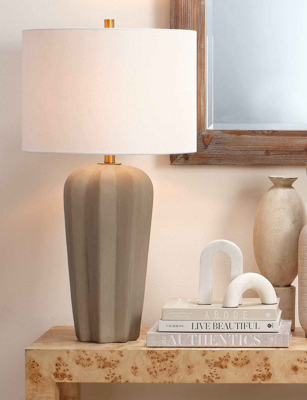 Lynn Table Lamp product view 3