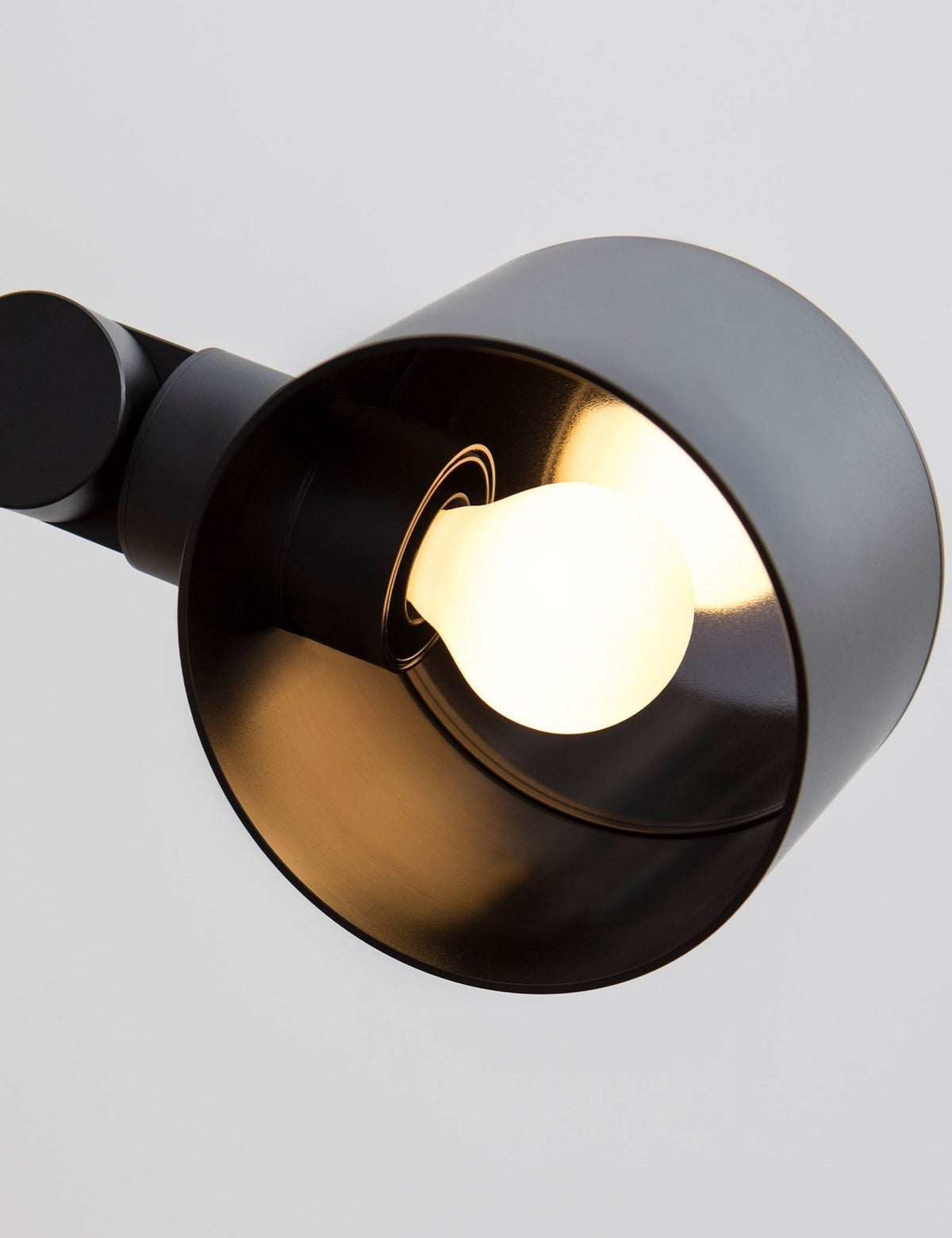 Porcelain I 3W LED Bulb (Set of 4) styled in a room