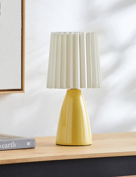 Hooper Table Lamp bedside lamp front view